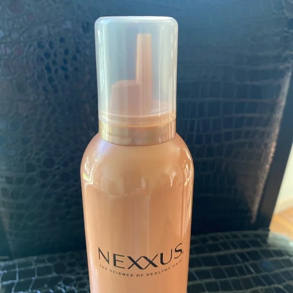 Nexxus Volume Medium Hold Mousse - Picture 8 of 12